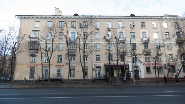 Улица Маршала Бирюзова, 37