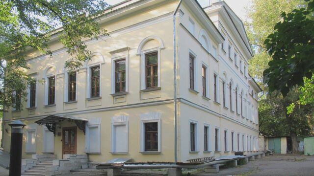 Шелапутинский переулок, 1