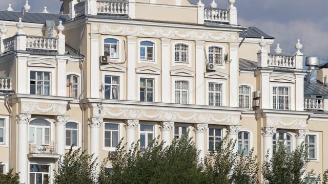 Краснохолмская набережная, 11с1