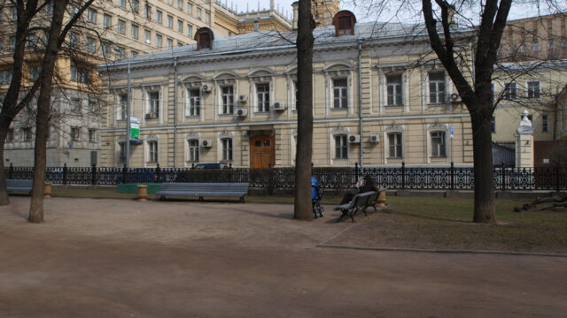 Гоголевский бульвар, 27