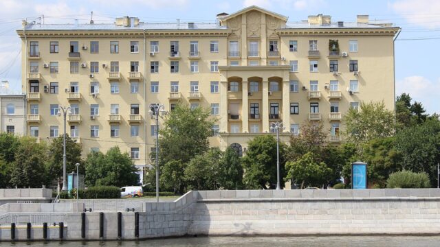 Фрунзенская набережная, 8