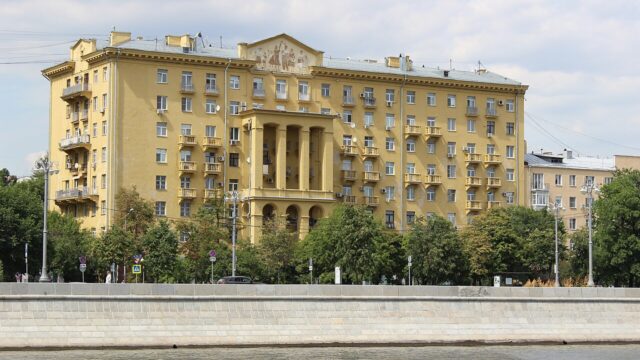 Фрунзенская набережная, 4