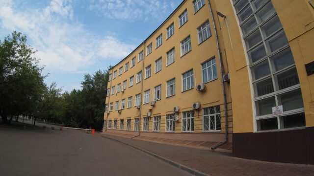 Улица Лапина, 3