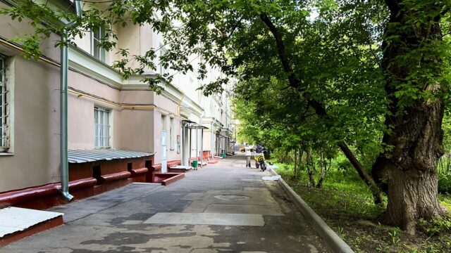 Мариупольская улица, 4