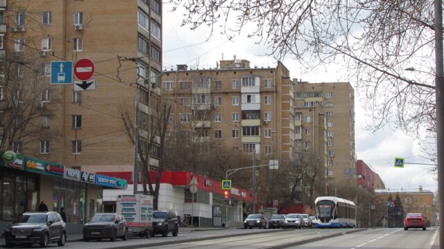 Улица Бориса Галушкина, 17