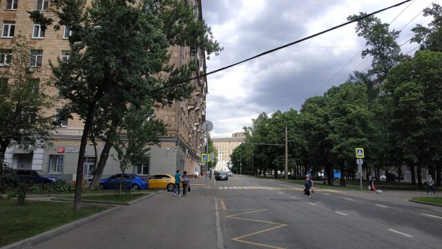 Автозаводская улица, 6