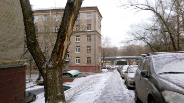 1-й Рощинский проезд, 8
