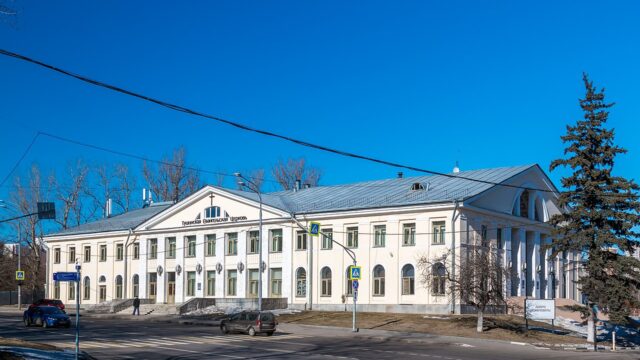 Фасад дома: улица Василия Петушкова, дом 20, корпус 1