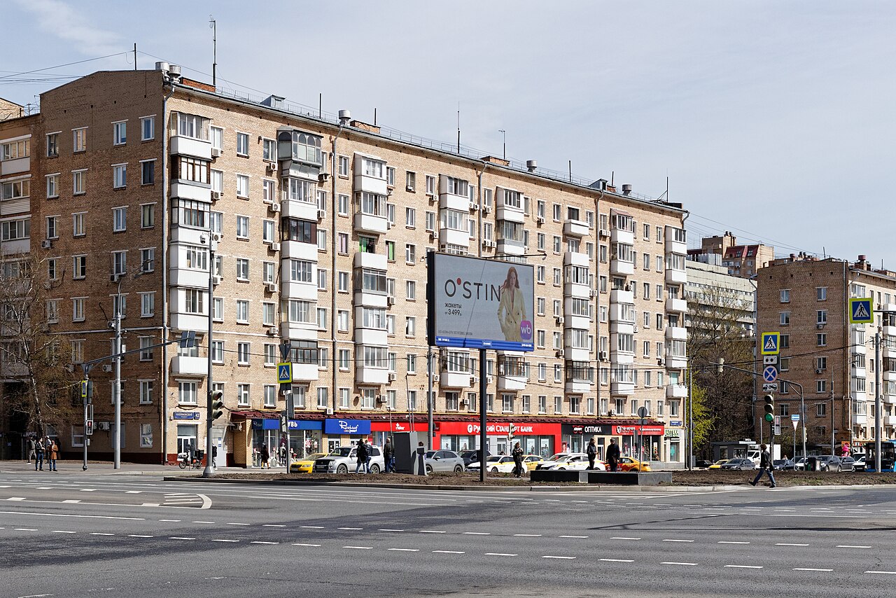 сталинки в Москве и России, Нахимовский проспект, 42, 1961 года постройки
