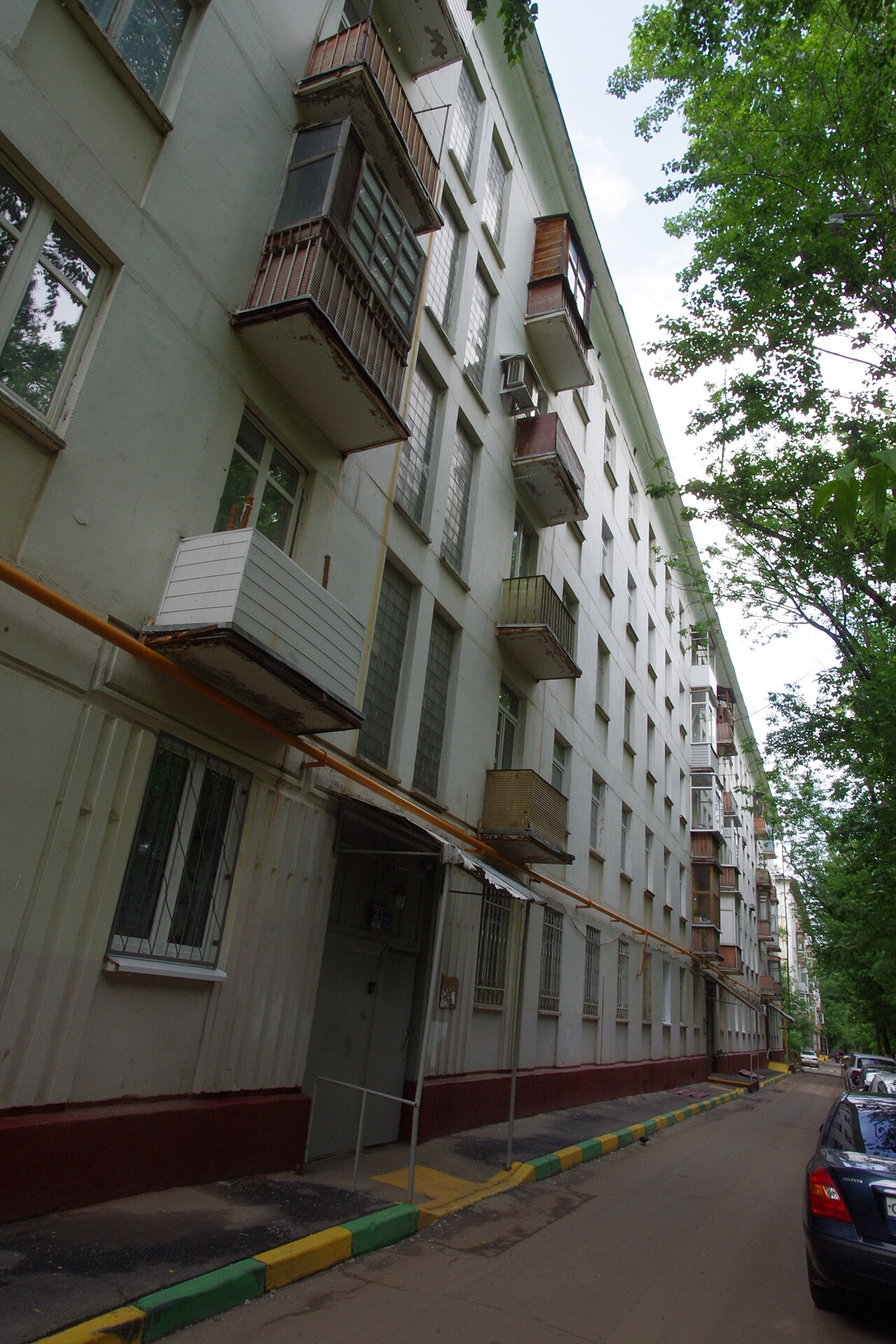 сталинка — вход и двери жилого дома, Улица Ивана Бабушкина, 2к1, 1957 года постройки