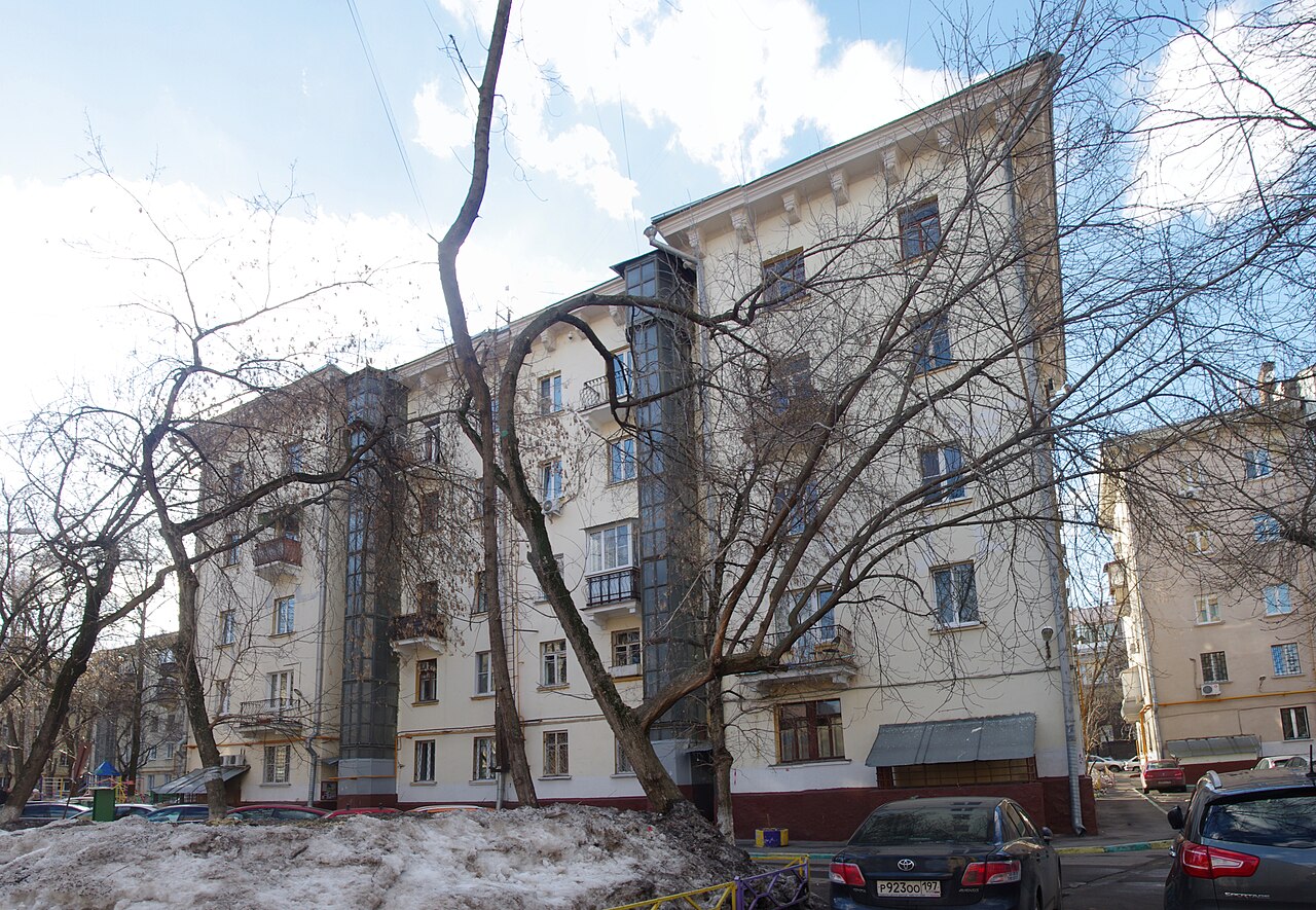 сталинка — вход и двери жилого дома, Улица Вавилова, 45, 1950 года постройки