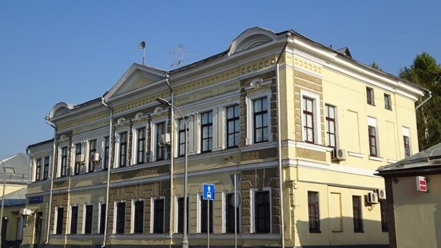 Фасад дома: Верхняя Радищевская улица, дом 13-15