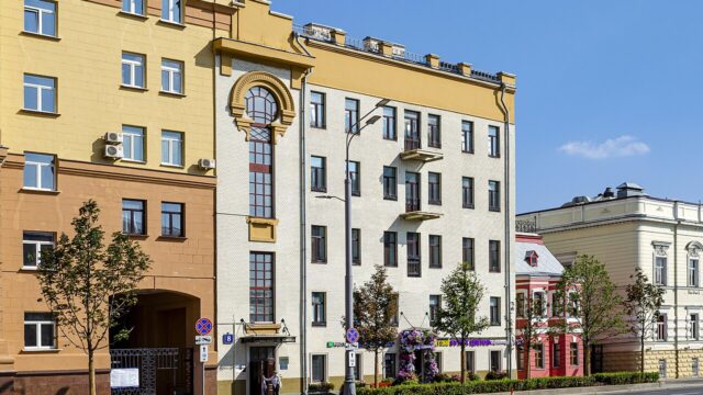 Фасад дома: Садовая-Кудринская улица, дом 8-10-12, строение 1