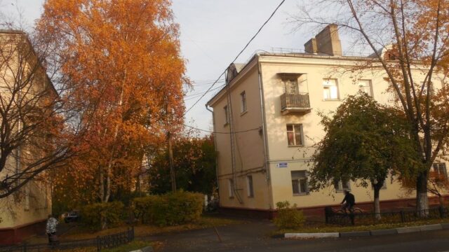 Фасад дома: город Щербинка, Театральная улица, дом 4