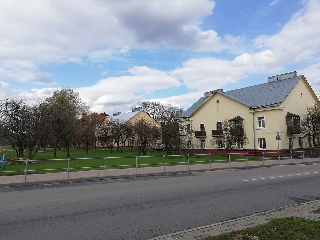 Малоэтажная сталинка на окраине Москвы — жилой дом сталинской эпохи