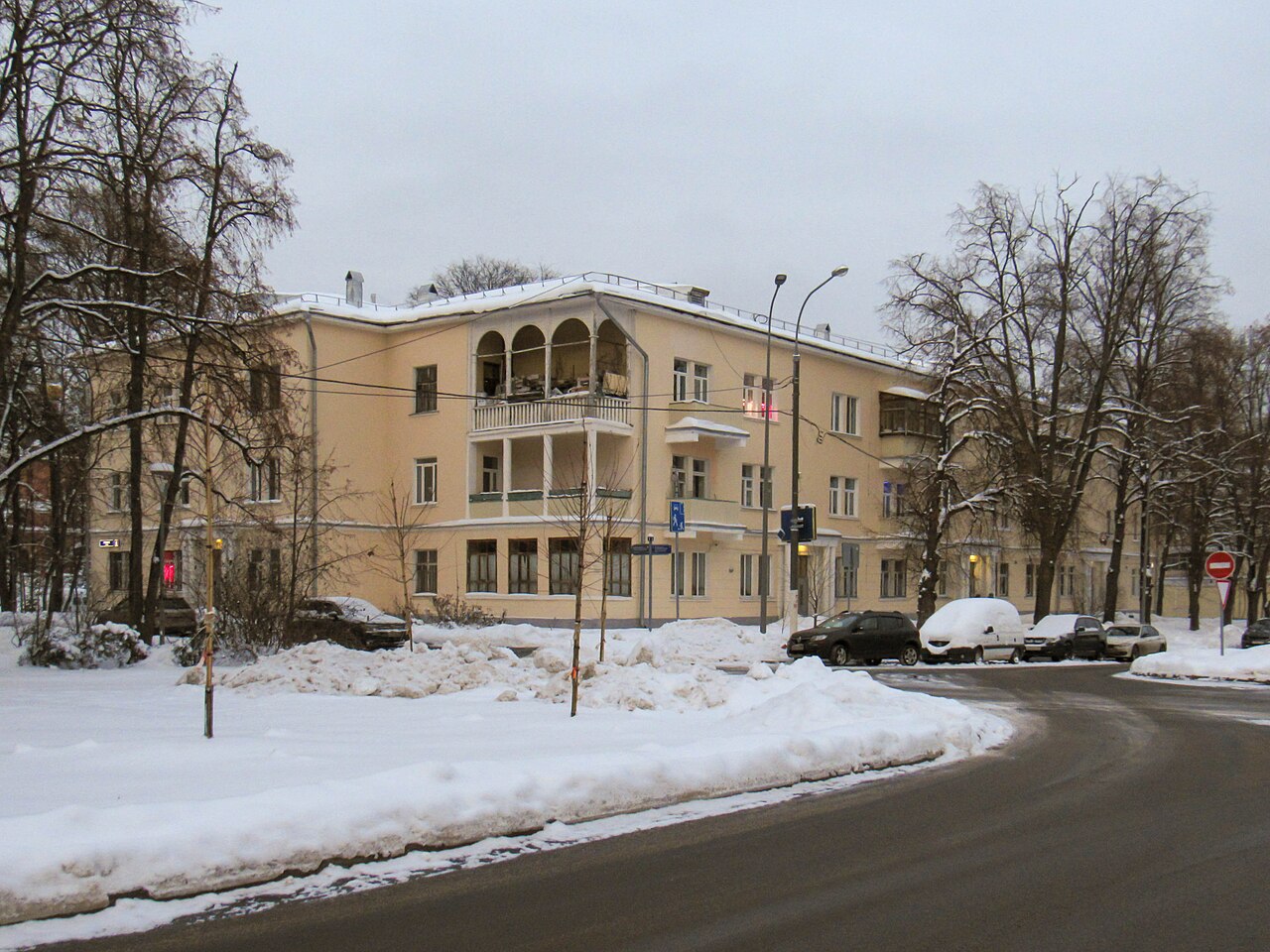 сколько стоит сталинка — квартира в сталинском доме, Главная улица, 1, 1937 года постройки
