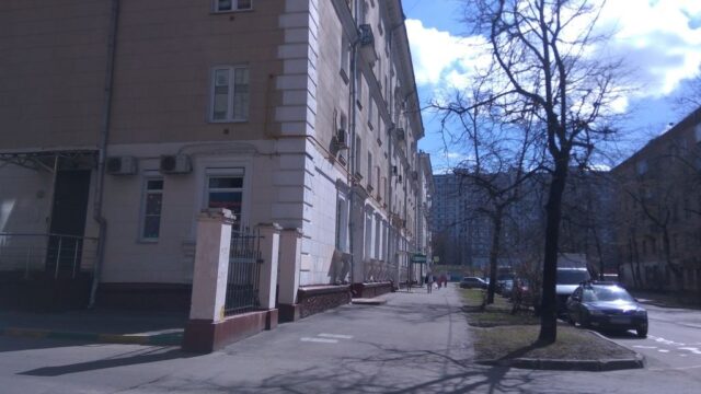 Фасад дома: 13-я Парковая улица, дом 4
