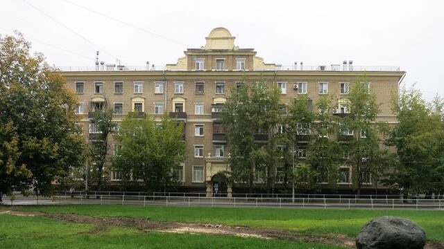 Фасад дома: Новогиреевская улица, дом 47/26