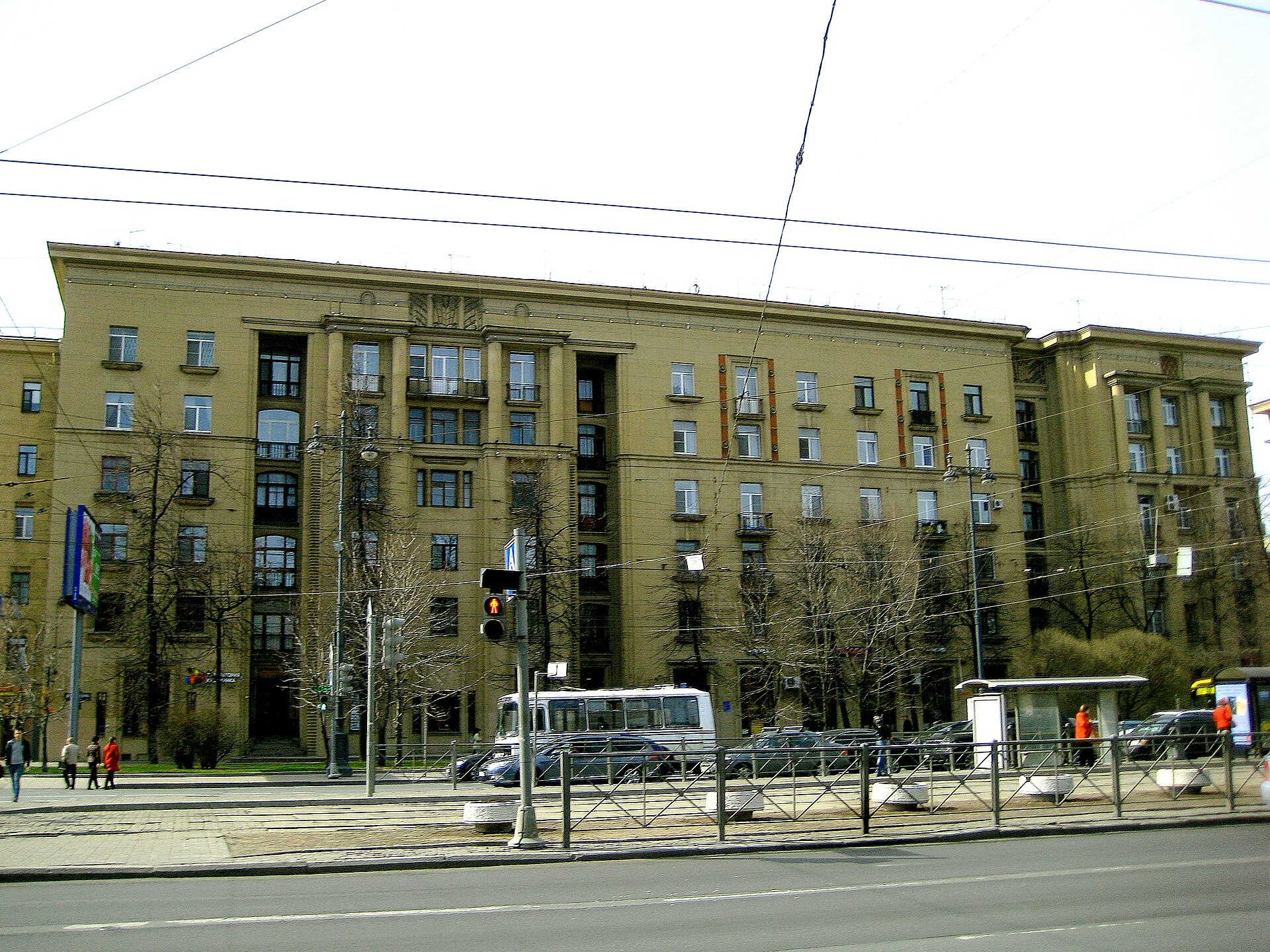 Сталинский жилой дом в Санкт-Петербурге