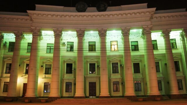 Сталинский жилой дом в российском городе