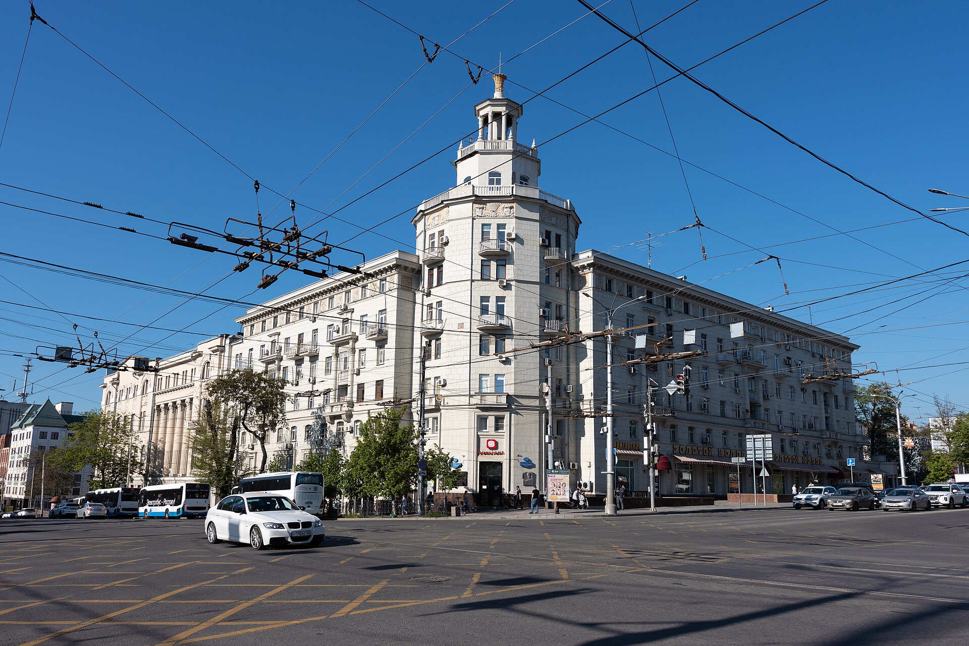 Сталинский жилой дом в Ростове-на-Дону