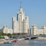 Сталинская высотка на Котельнической набережной — фасад со стороны реки