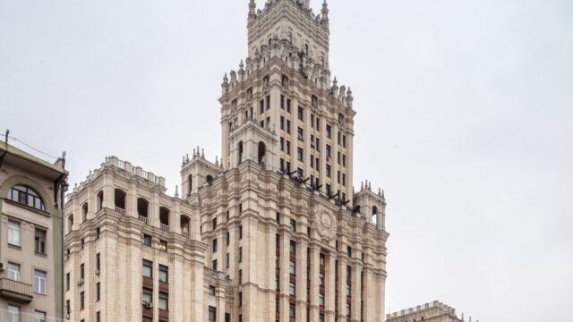 Административно-жилое здание у Красных Ворот — сталинская высотка Душкина