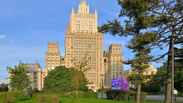 Здание МИД России — сталинская высотка на Смоленской-Сенной площади